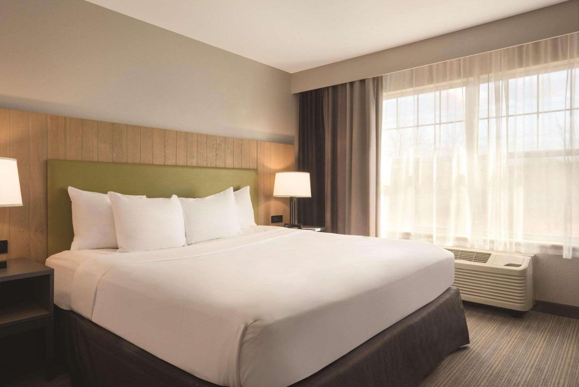 Country Inn & Suites By Radisson, Germantown, Wi Εξωτερικό φωτογραφία