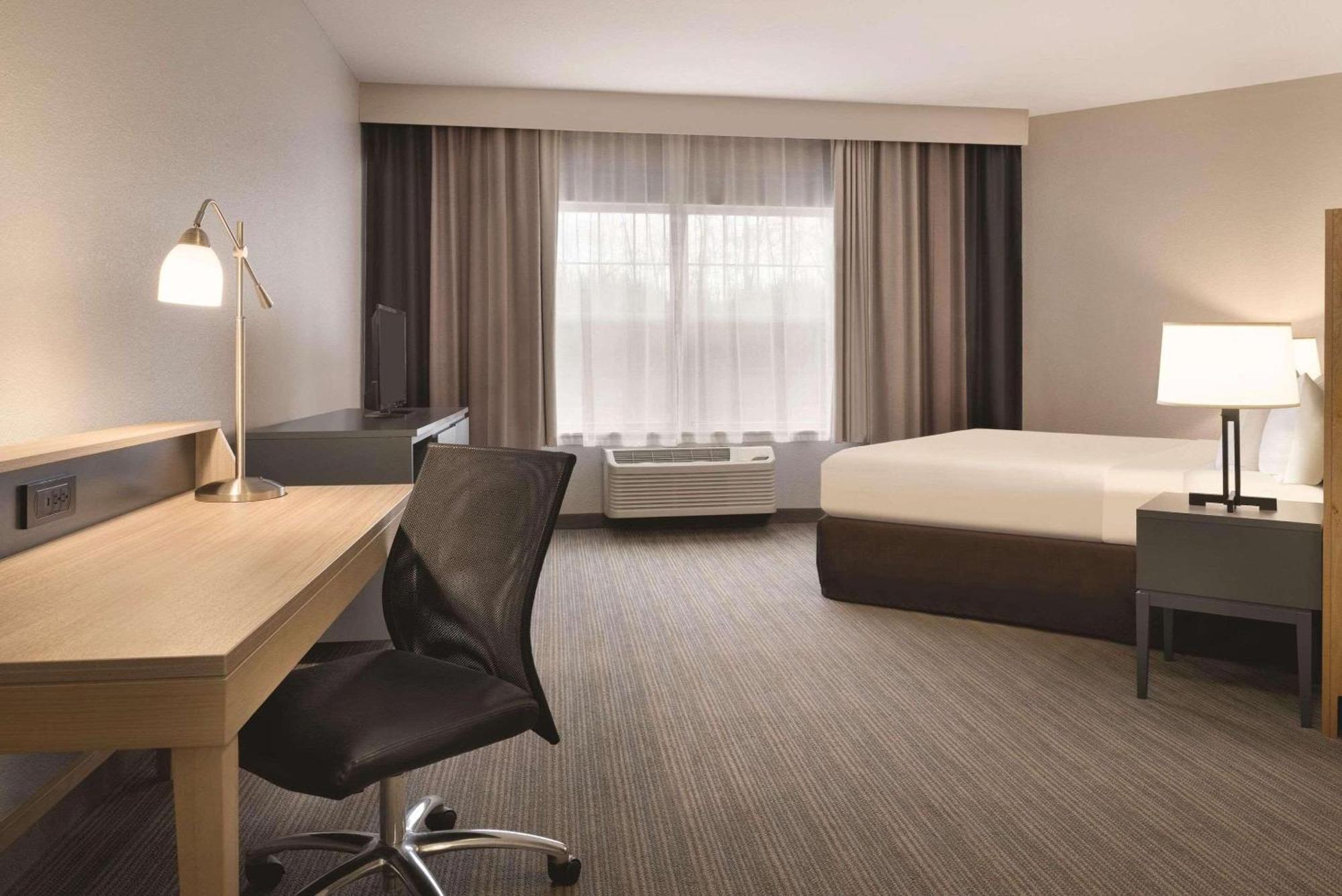 Country Inn & Suites By Radisson, Germantown, Wi Εξωτερικό φωτογραφία